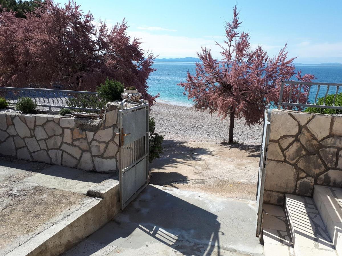 On The Beach 이반 돌라츠 외부 사진